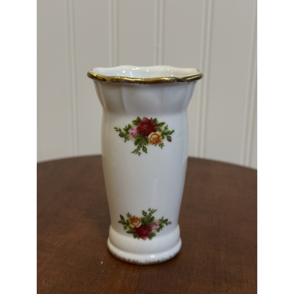 Royal Albert Old Country Roses Small Vase Bone China England 1962 4.25"